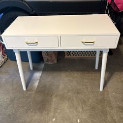 White Desk 