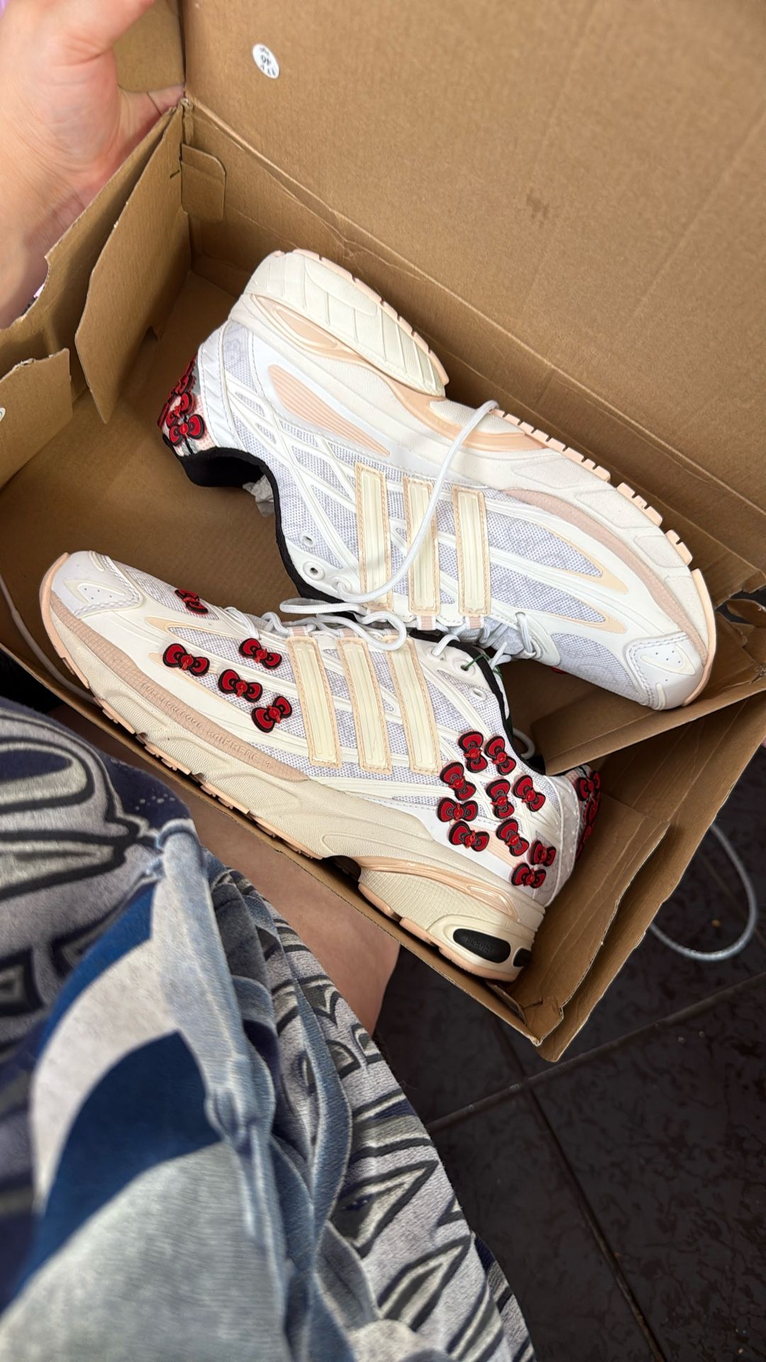 hello kitty adidas