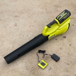 RYOBI 40V 120 MPH 550 CFM Cordless Battery Leaf Blower With 4.0 Ah Battery and Charger