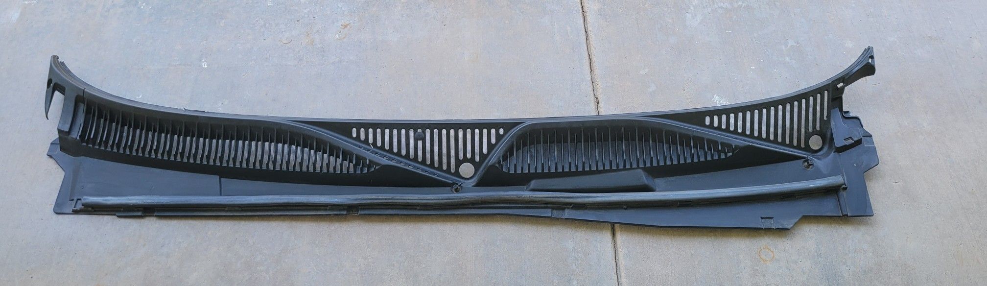 Windshield Wiper Cowl Panel Grille