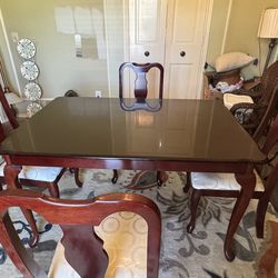 Dining room table