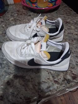 Shoes Nike 6. 1/2,Y.