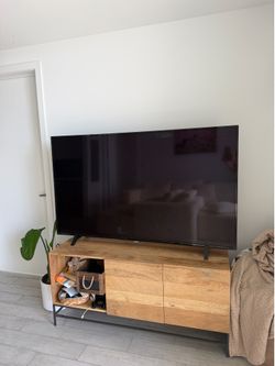 65” PHILIPS TV + TV STAND