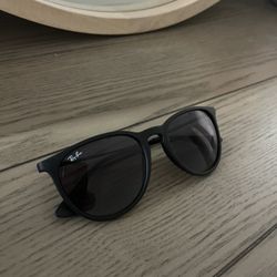 Ray-Ban Round Flat Sunglasses