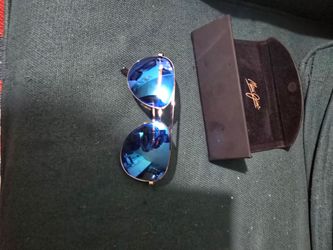 Maui Jim Aviator Sunglasses with Case