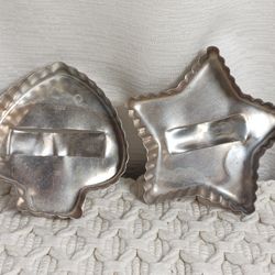 Vintage CLUB & 5 POINT STAR Lot Of 2 RUFFLED EDGE Metal COOKIE CUTTERS w.Handle 