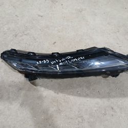 2022-2023 Mitsubishi Outlander Headlight RH 