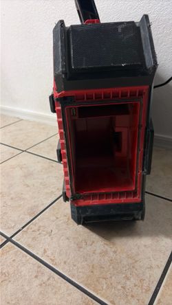 Milwaukee Bluetooth stereo for packout Milwaukee Bluetooth stereo for packout