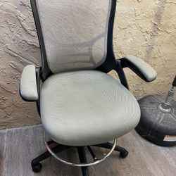 Mesh office chair adjustable - Local Delivery for a Fee - See My Items 😎