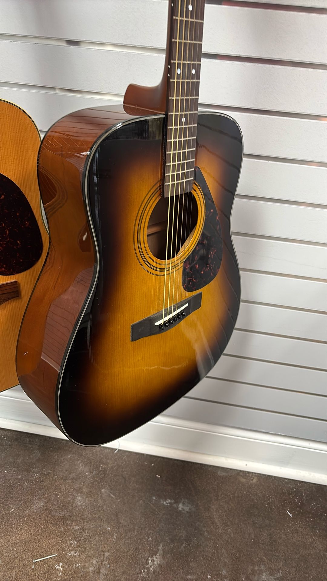 Yamaha Guitar F-335