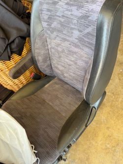 2003 honda crv seats front and rear