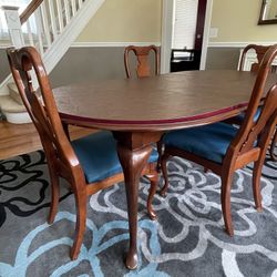 Dinning Room Table 4 Chairs