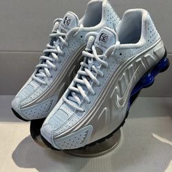 NIKE WOMANS SHOX R4 “BLUE TINT”