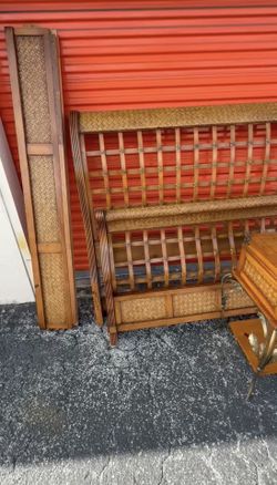 Beautiful Tommy Bahama Style set ( Deliver Include In Price )