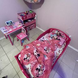 Toddler Minnie Mouse bedroom set 