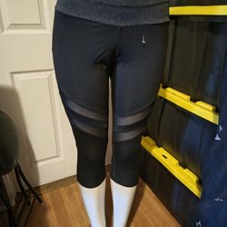 Women's capris available in sizes LXL