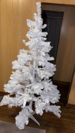 White 3 Piece Tree 6’4 Inches 