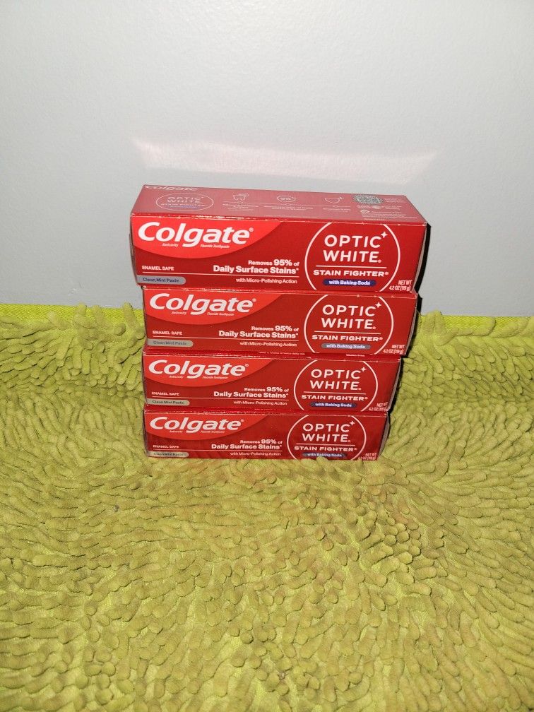 4 Colgate Optic White Stain Fighter With Baking Soda 4.2oz Clean Mint Paste