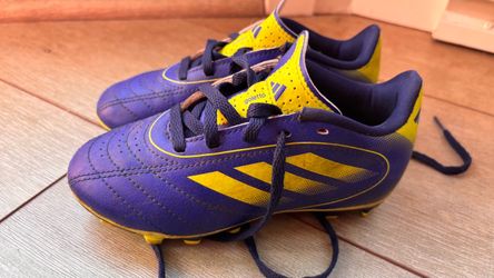 Soccer cleats kids size 11