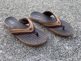 Size 3Y - SPERRY Children’s Game Fish Sandal Flip-Flop Top-Sider