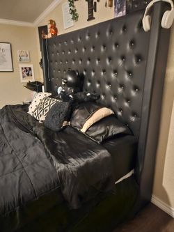 KING BED FRAME & HEADPIECE ONLY