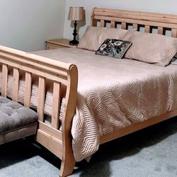 Queen Bedroom Set, Light Wood Finish