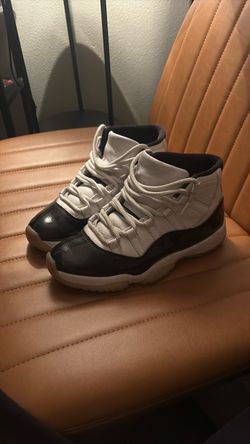Used jordan 11’s Concords size 9/5 men