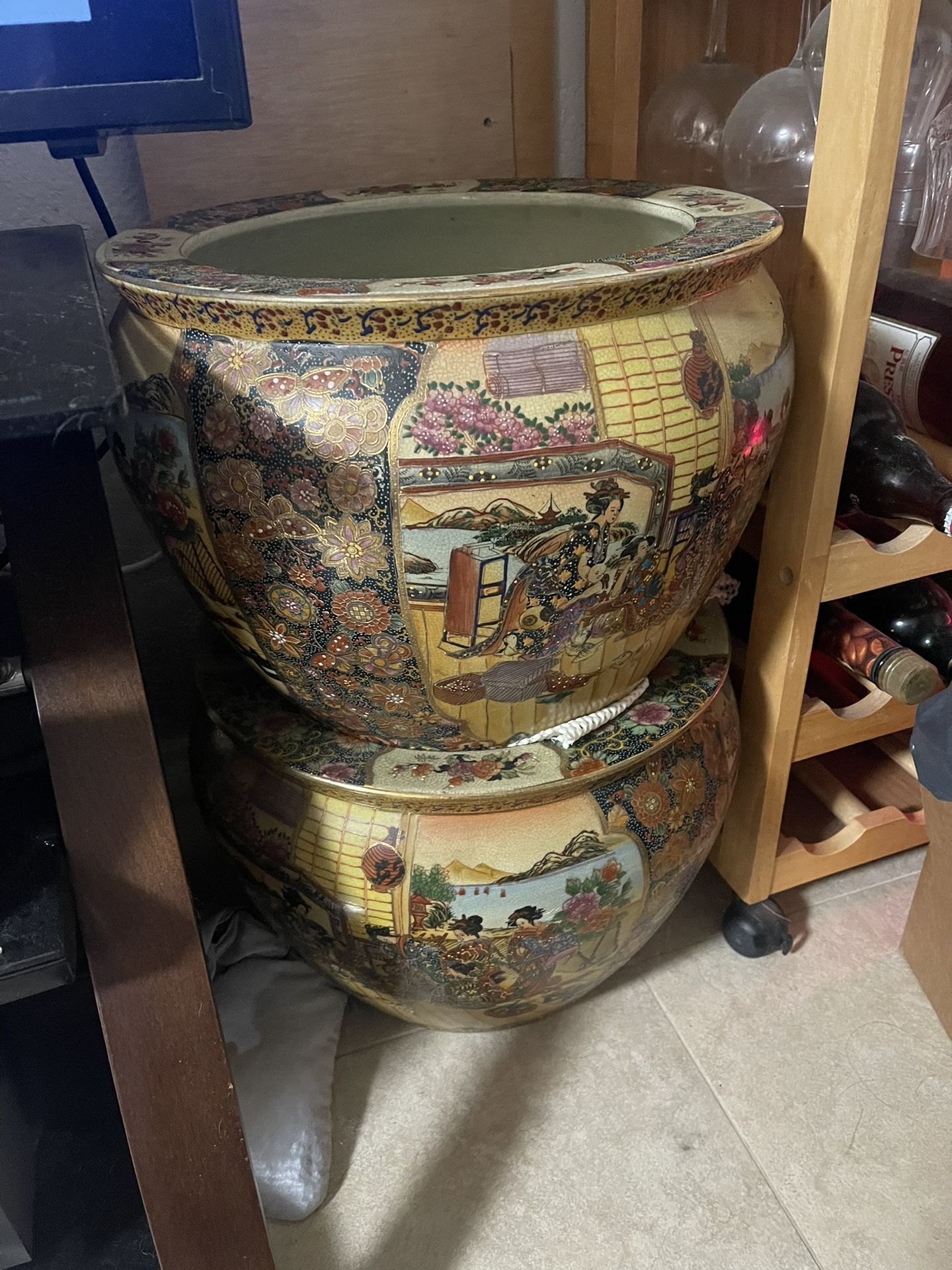 Chinese Vintage Decorative Pot