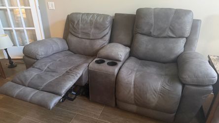 Dual reclining loveseat