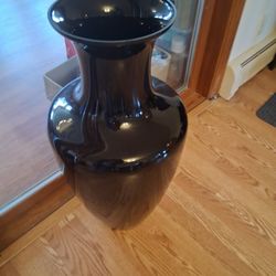 2 gorgeous vases