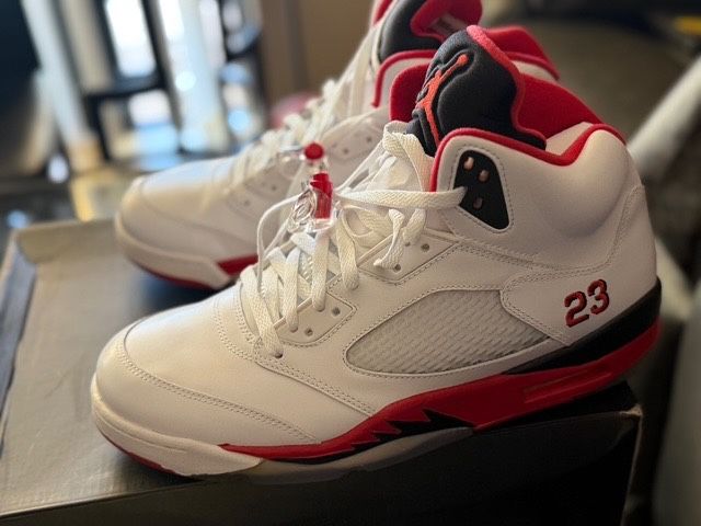Jordan 5 Retro (2013) Fire Red Black Tongue
