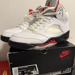 OG Jorden 5 - White, blk Fire Red 
