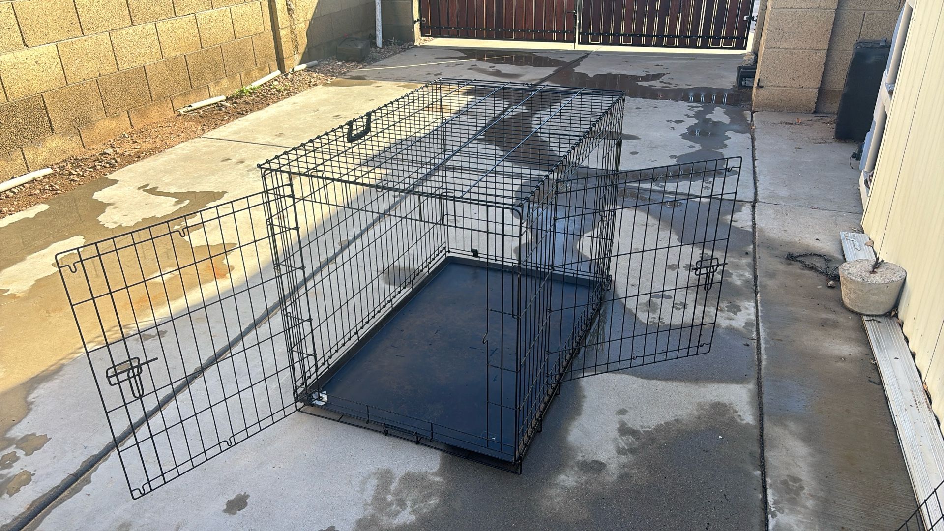 LARGE DOG CRATE TWO DOORS