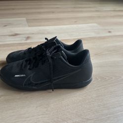 Nike Indoor Soccer Shoes-youth 3