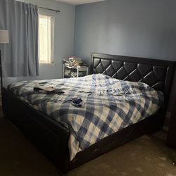 King Bed And Mattress With Box Spring And Mattress Protector