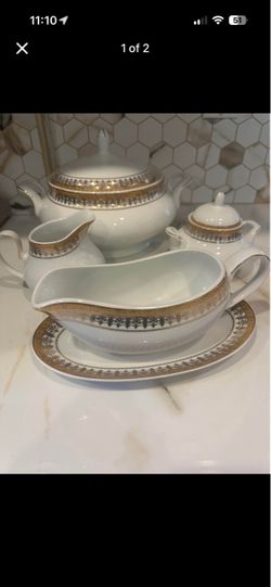 Porcelain serving pieces