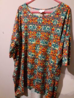 Large lularoe top