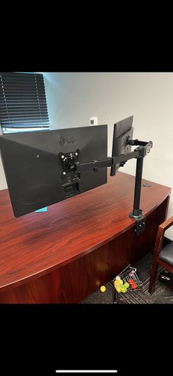 Samsung 24” Computer Monitor With a Dual Mount And Splitter