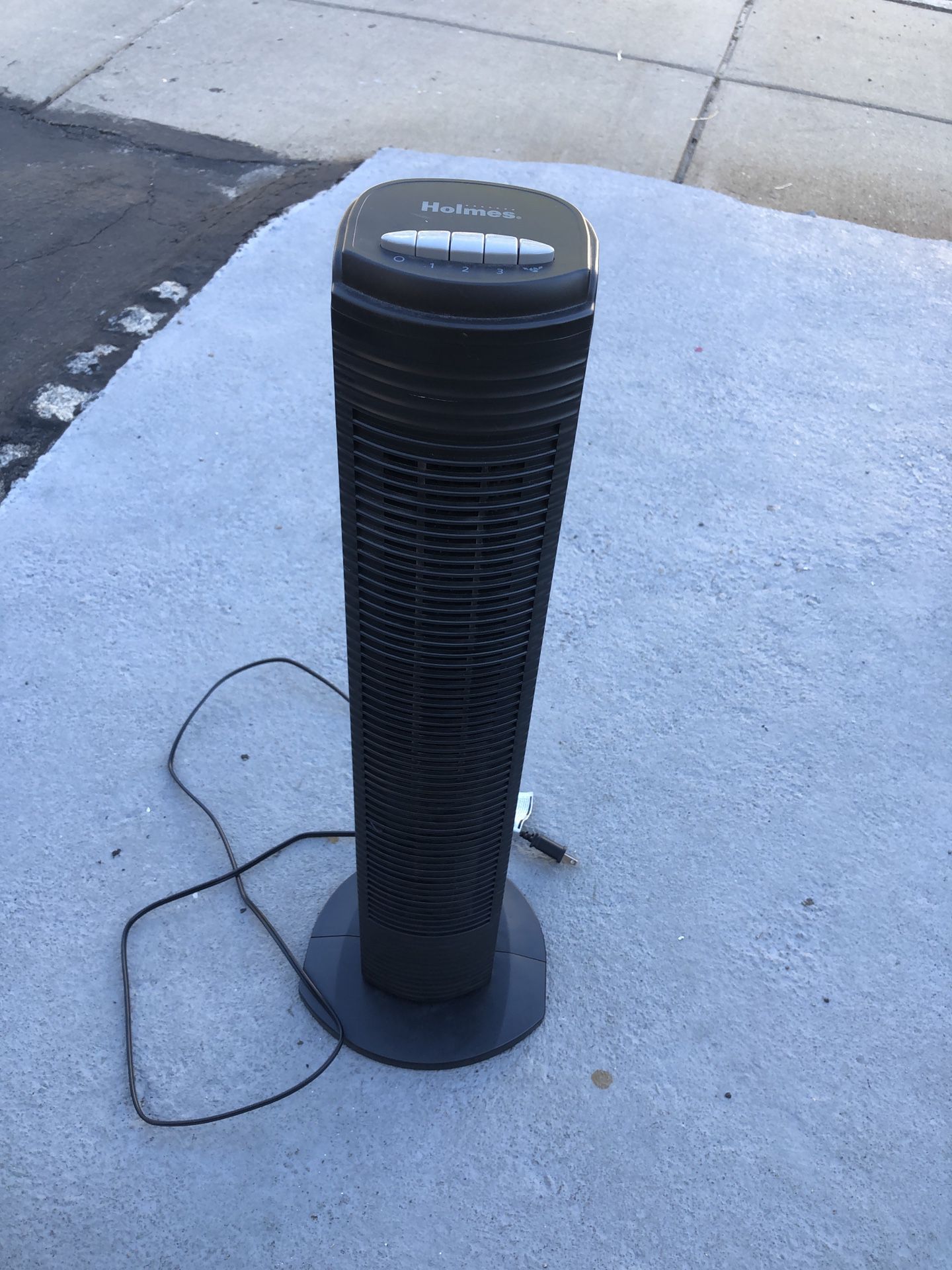 Very Good Condition Holmes Tower Fan 