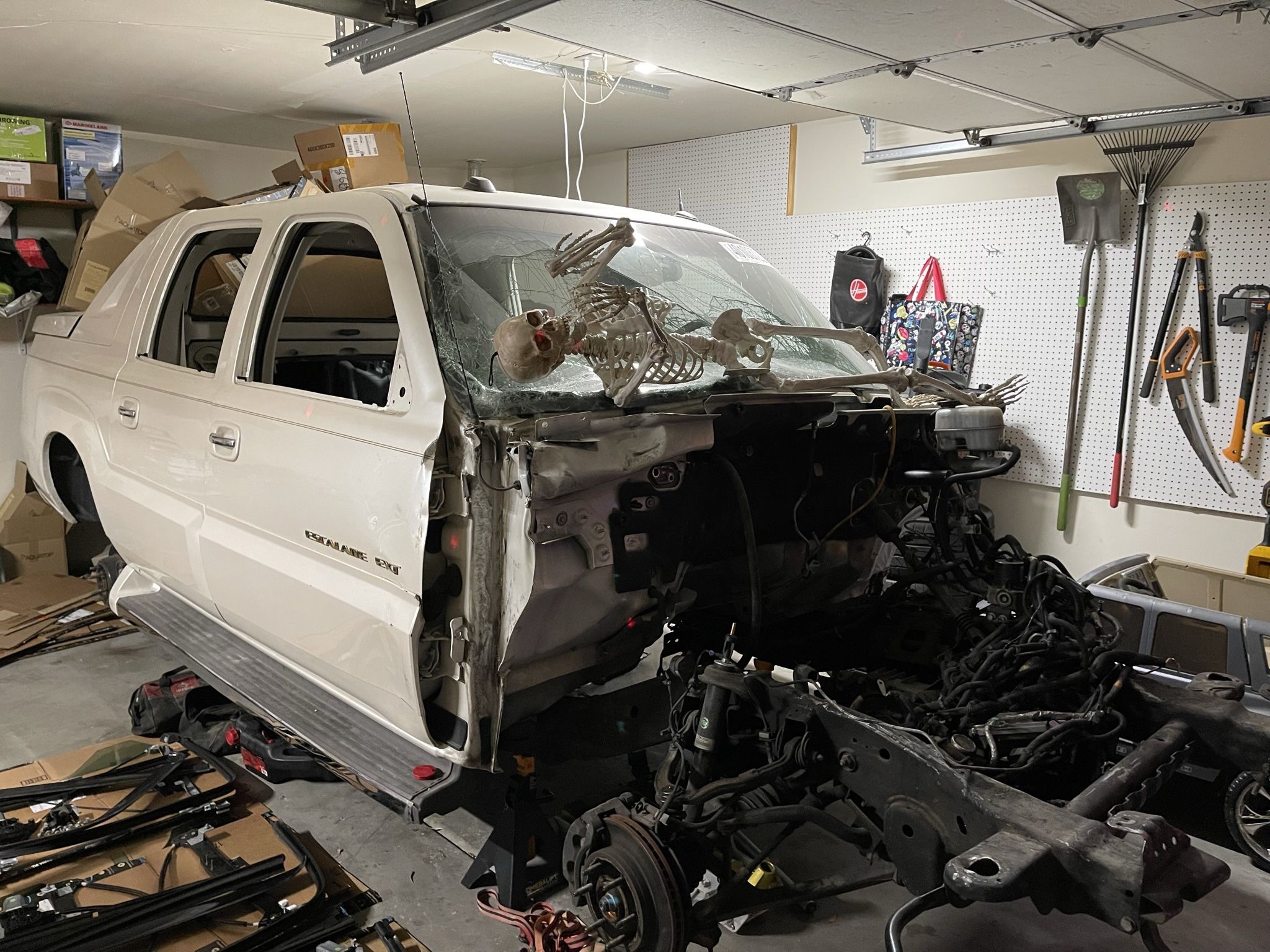 2005 Cadillac Escalade EXT For Parts