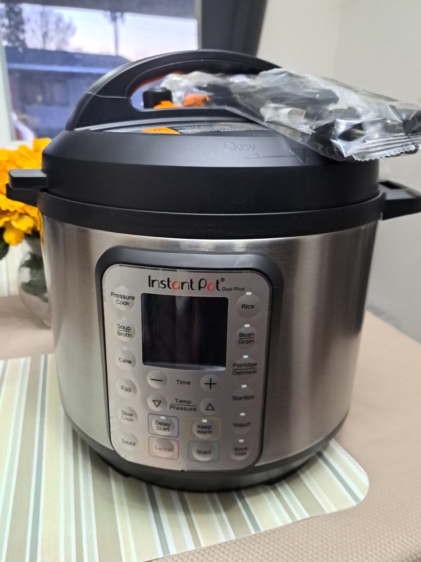 Instant Pot Duoâ„¢ Plus 3QT Mini Multi-Use Pressure Cooker