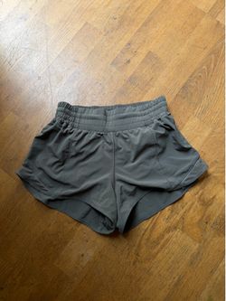 Lululemon hotty hot shorts 2.5”