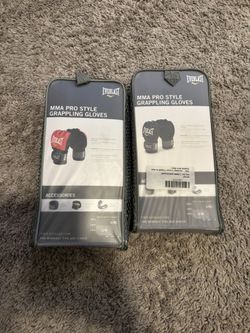 MMA GLOVES SZ S/M brand new
