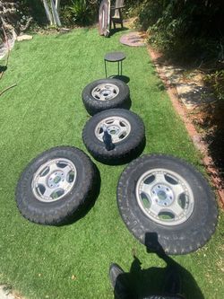 Wheels and tires 6 lug wheels 265/75R16