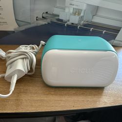 CRICUT JOY