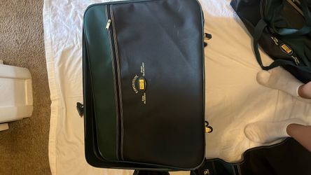 3pc luggage set-NEVER USED