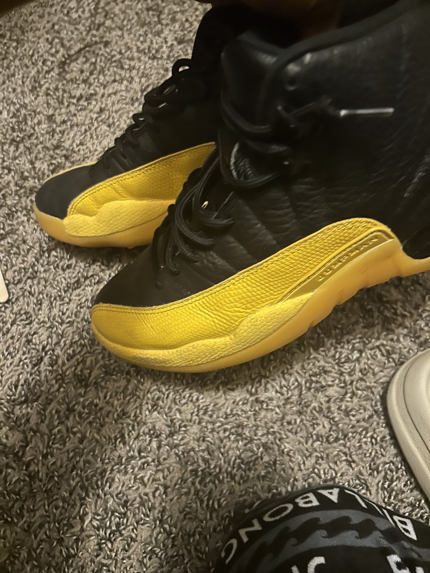 Jordan 12 University Gold
