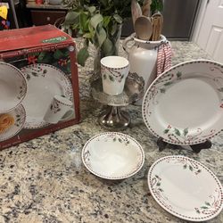 Gibson Festive Traditions Christmas Dinner & Dessert Plates, Bowls & Cups 16 Cnt