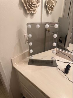 vanity mirror