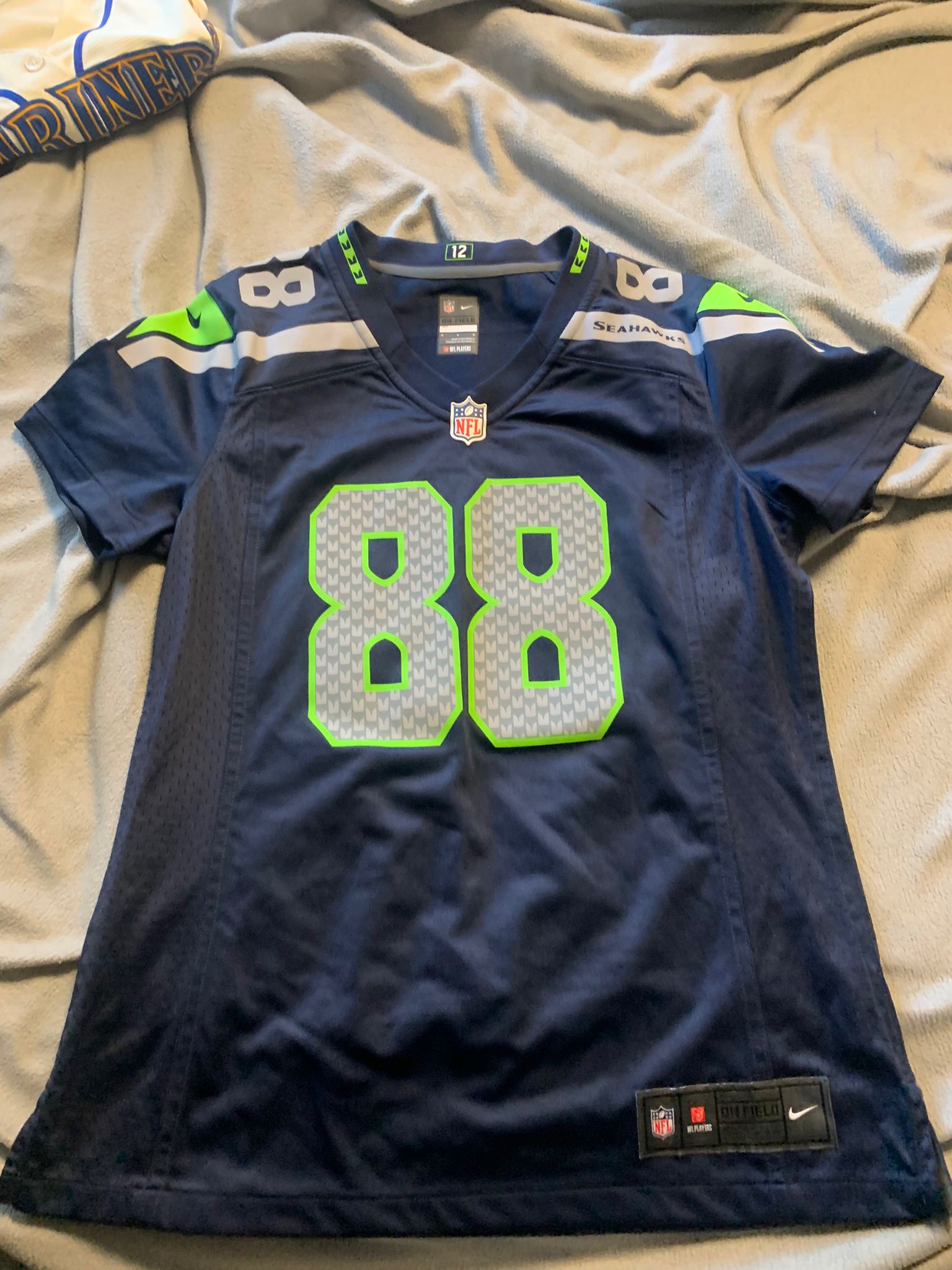 Women’s Medium Jimmy Graham #88 Nike On Field Seahawks Home Jersey.NWOT!!